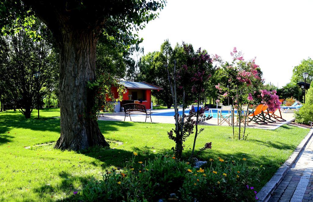 Isola Di Wight Bed and Breakfast San Michele al Tagliamento Exteriör bild
